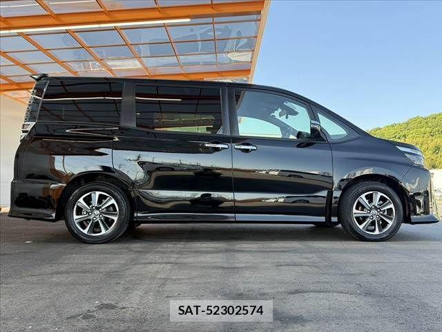 Toyota VOXY 2019-11 6915149-11