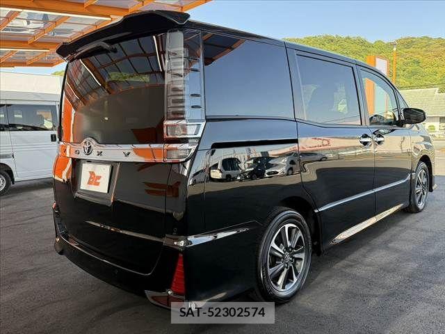 Toyota VOXY 2019-11 6915149-12