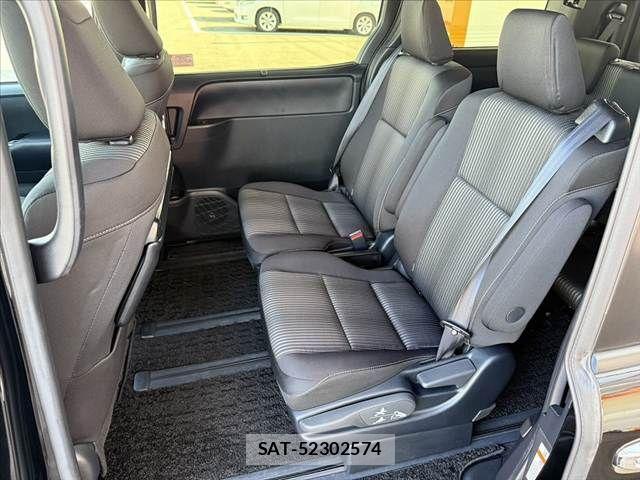 Toyota VOXY 2019-11 6915149-17