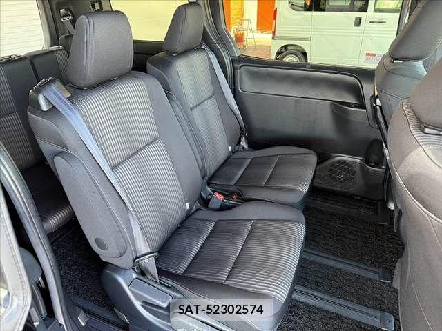 Toyota VOXY 2019-11 6915149-18