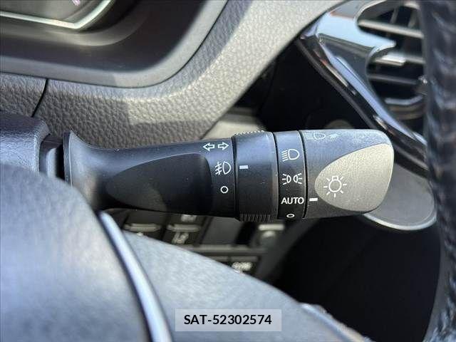 Toyota VOXY 2019-11 6915149-25