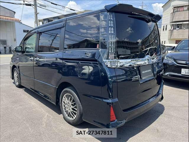 Toyota VOXY 2017-03 6915156-9