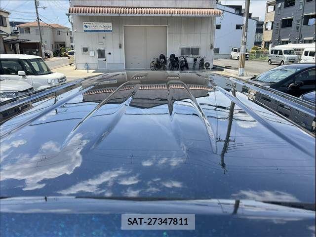 Toyota VOXY 2017-03 6915156-10