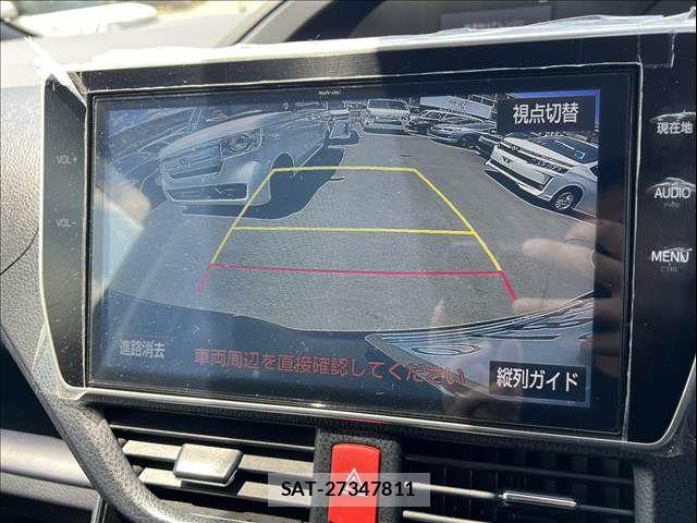 Toyota VOXY 2017-03 6915156-20