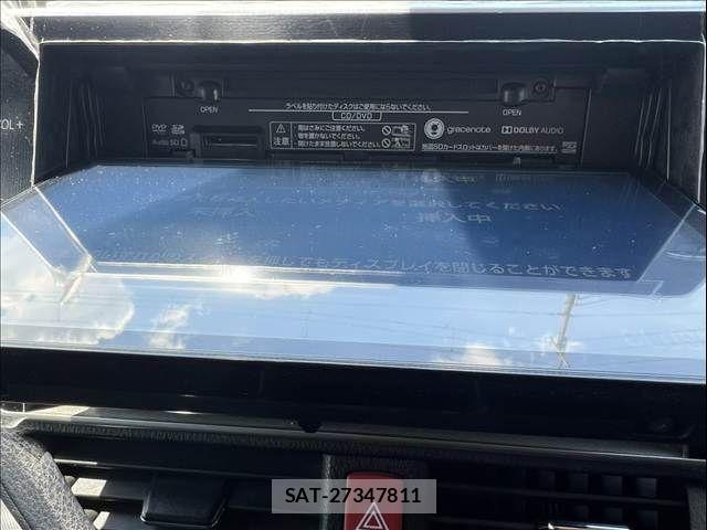 Toyota VOXY 2017-03 6915156-21