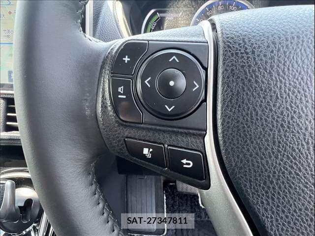 Toyota VOXY 2017-03 6915156-26