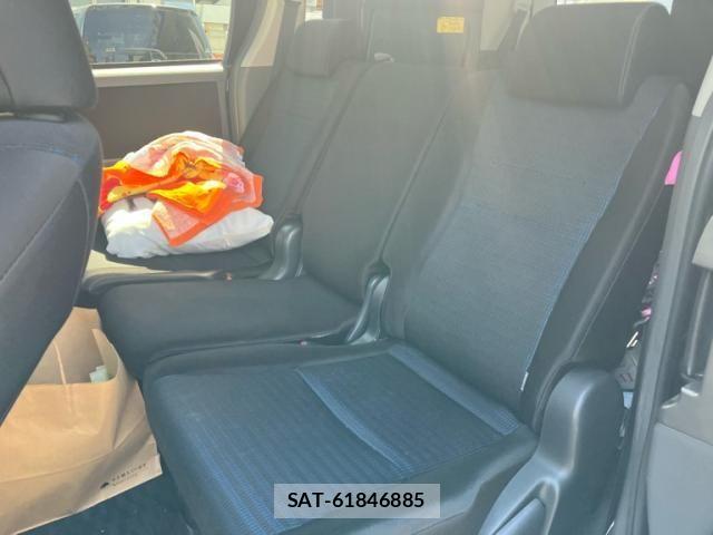 Toyota VOXY 2009-09 6915217-10