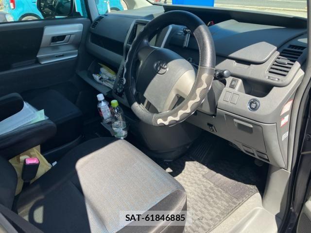 Toyota VOXY 2009-09 6915217-14