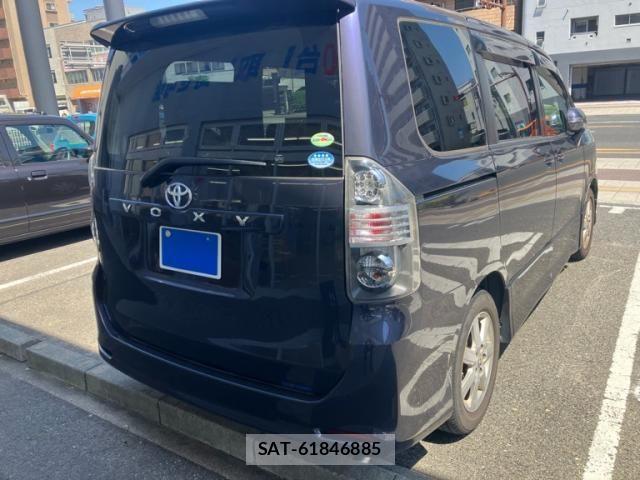Toyota VOXY 2009-09 6915217-2
