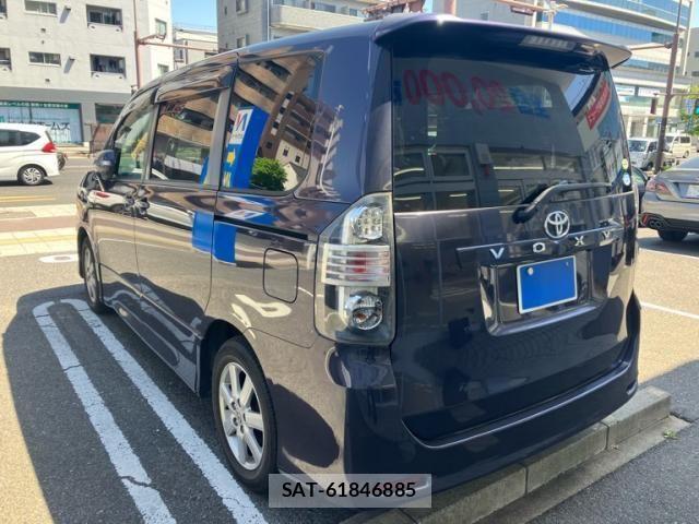 Toyota VOXY 2009-09 6915217-3
