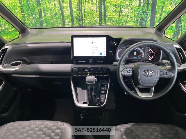 Toyota VOXY 2024-02 6915094-1