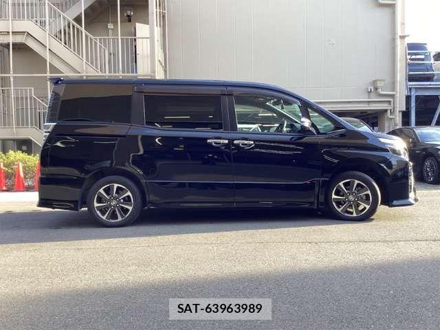 Toyota VOXY 2020-06 6915123-9
