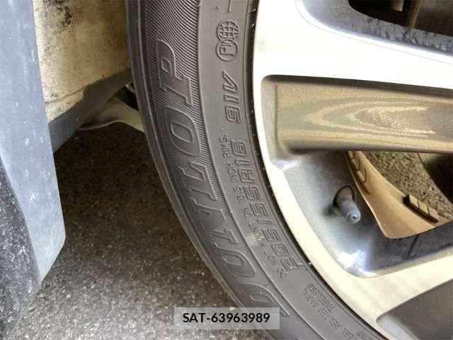 Toyota VOXY 2020-06 6915123-12