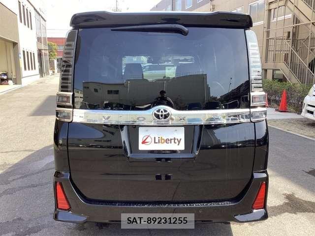 Toyota VOXY 2021-02 6915105-10