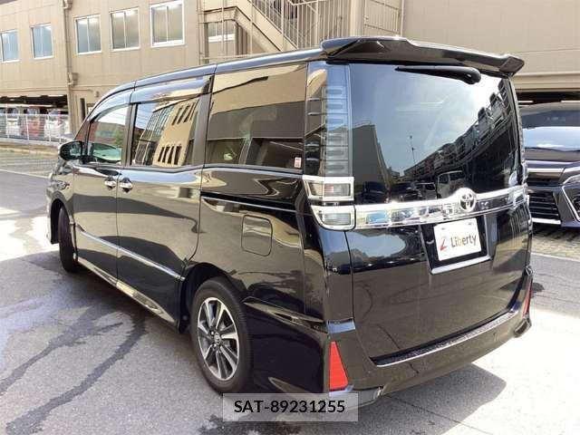Toyota VOXY 2021-02 6915105-11