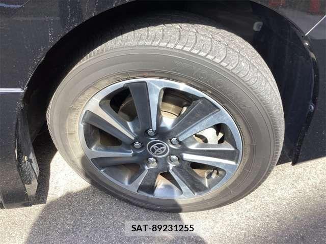 Toyota VOXY 2021-02 6915105-13