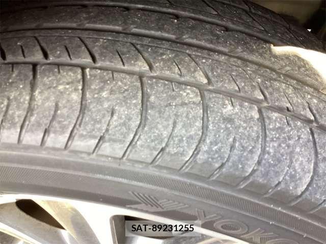 Toyota VOXY 2021-02 6915105-14