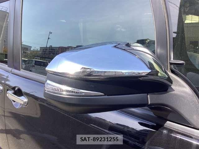 Toyota VOXY 2021-02 6915105-16