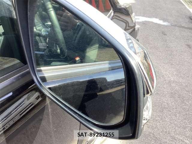 Toyota VOXY 2021-02 6915105-17