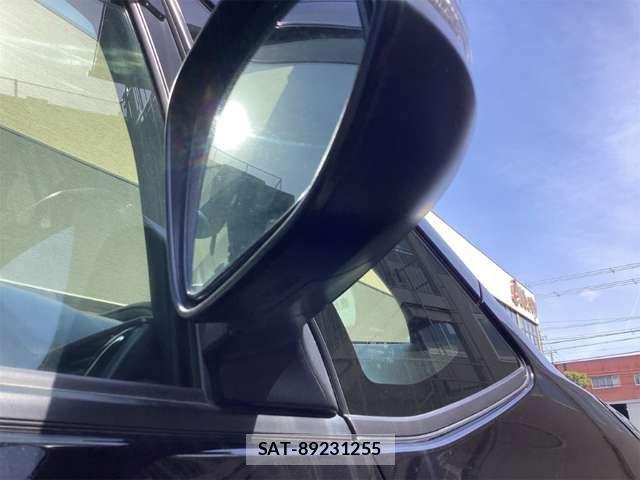 Toyota VOXY 2021-02 6915105-18