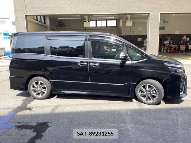 Toyota VOXY 2021-02 6915105-8