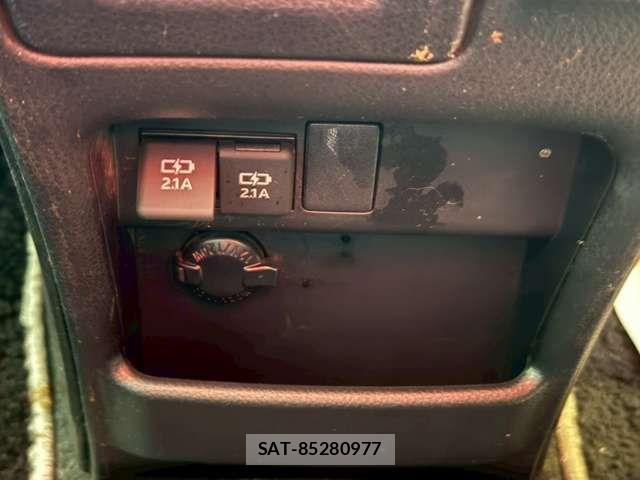Toyota VOXY 2020-12 6915120-9