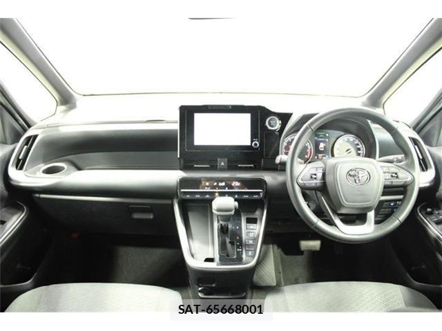 Toyota VOXY 2023-04 6915143-1