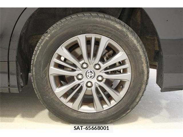 Toyota VOXY 2023-04 6915143-24