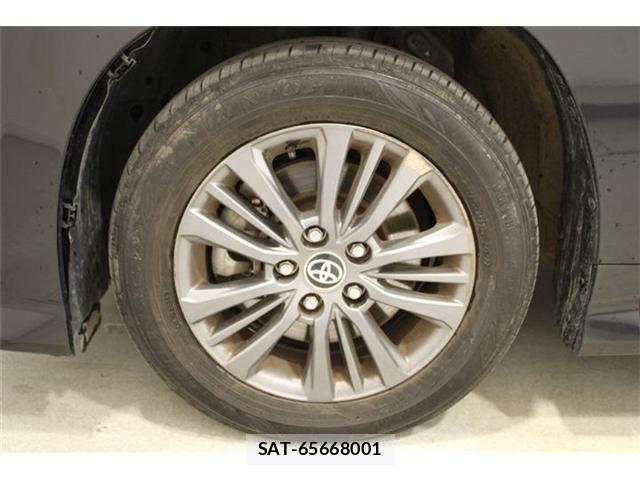 Toyota VOXY 2023-04 6915143-25