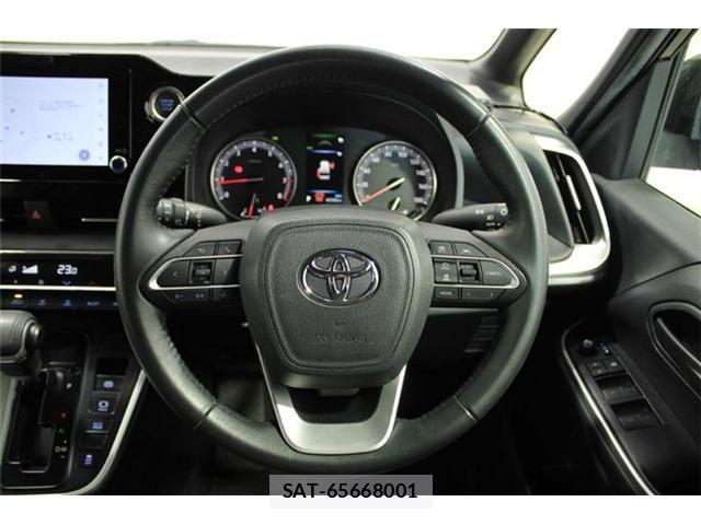 Toyota VOXY 2023-04 6915143-2