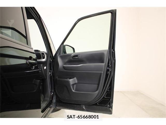 Toyota VOXY 2023-04 6915143-29