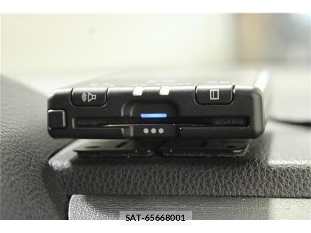 Toyota VOXY 2023-04 6915143-5