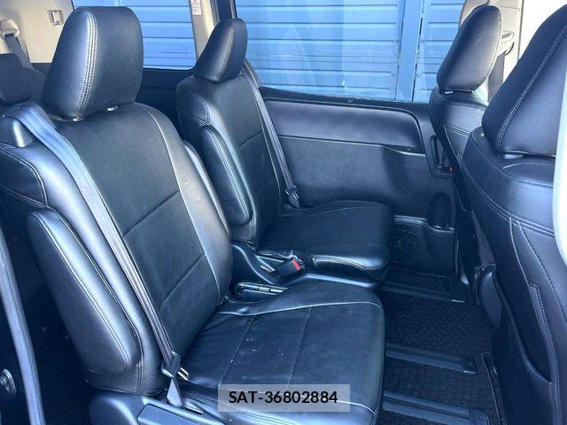 Toyota VOXY 2016-03 6915176-9