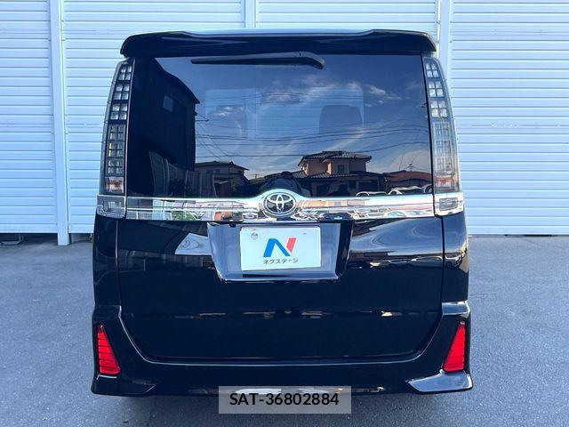 Toyota VOXY 2016-03 6915176-16