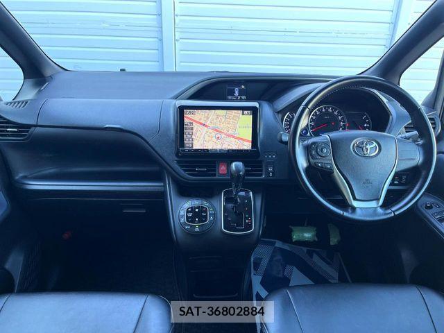 Toyota VOXY 2016-03 6915176-1