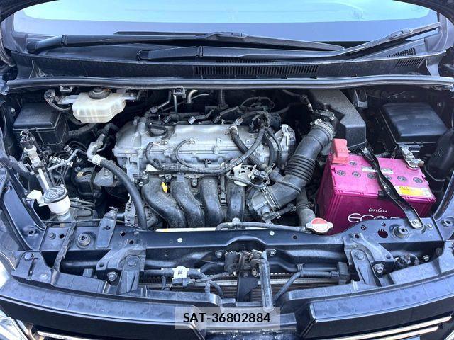Toyota VOXY 2016-03 6915176-19