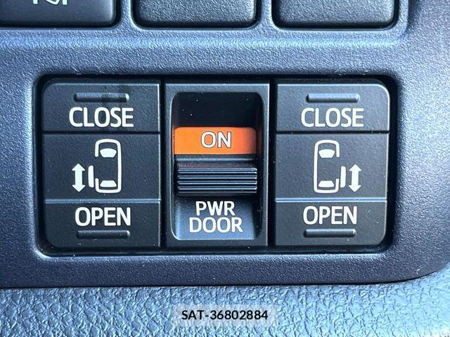 Toyota VOXY 2016-03 6915176-6