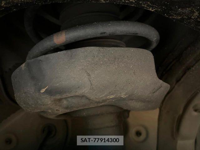 Toyota VOXY 2023-04 6915095-19