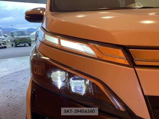Toyota VOXY 2020-07 6915122-15