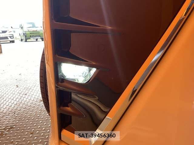 Toyota VOXY 2020-07 6915122-16