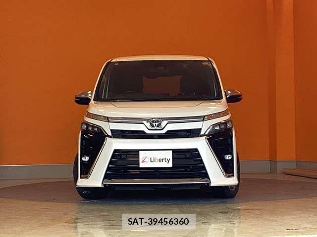Toyota VOXY 2020-07 6915122-8