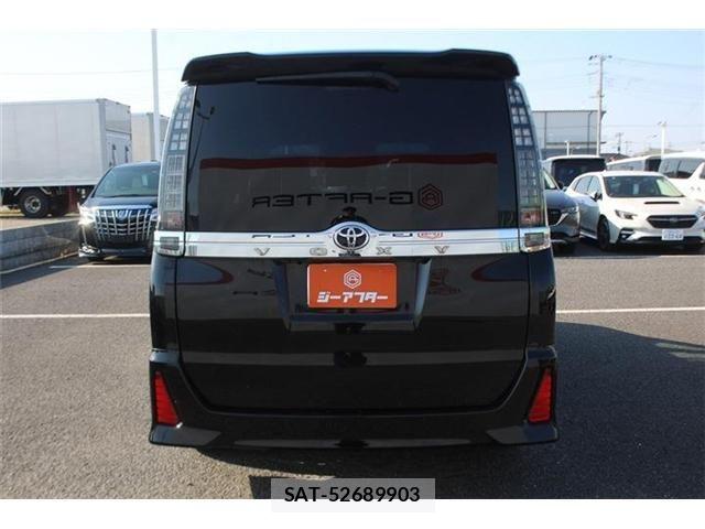 Toyota VOXY 2015-06 6915191-11