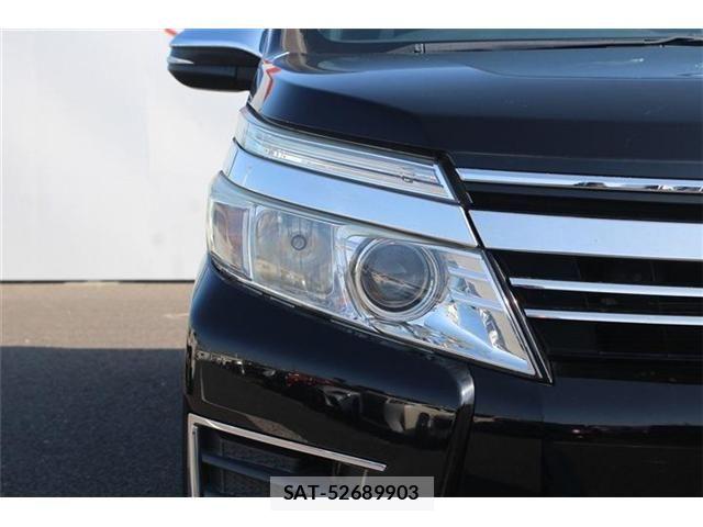 Toyota VOXY 2015-06 6915191-15