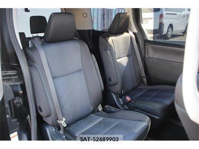 Toyota VOXY 2015-06 6915191-21