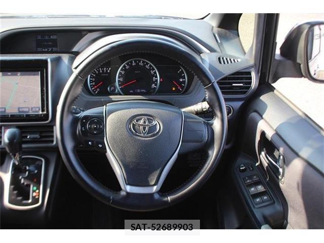 Toyota VOXY 2015-06 6915191-24