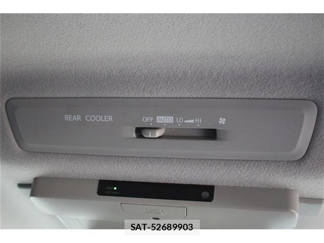 Toyota VOXY 2015-06 6915191-6