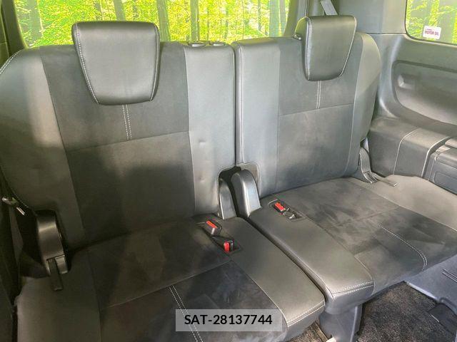 Toyota VOXY 2019-09 6915113-9