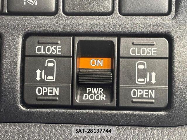 Toyota VOXY 2019-09 6915113-2