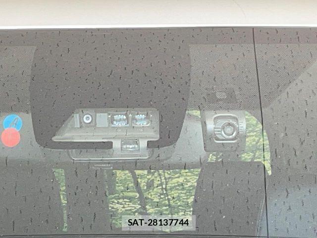 Toyota VOXY 2019-09 6915113-5