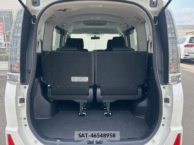 Toyota VOXY 2015-12 6915175-9